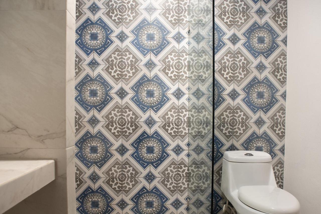 Hotel Mayari Holbox Exterior photo Bathroom tiles